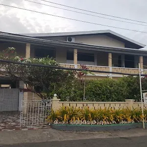 Hotel Rainbow, Grenville